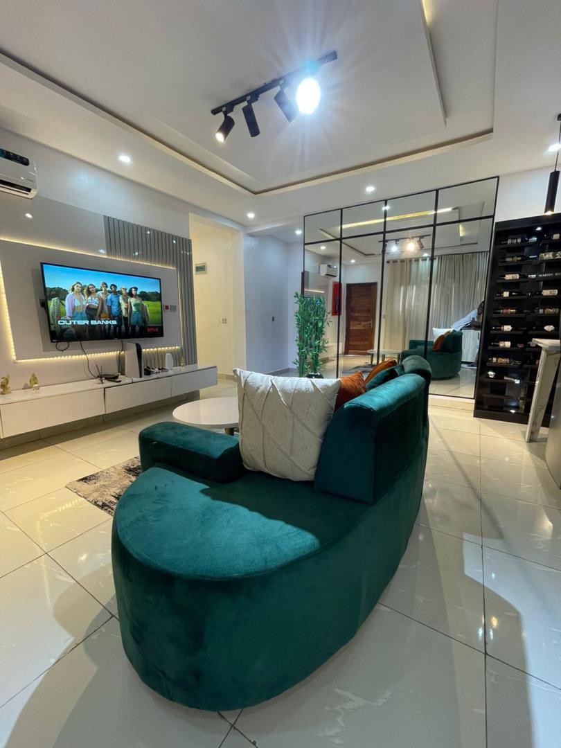 OmotolahC's tweet image. We have apartments for your long and short stays.
1Bedroom apartment
Ikate Lekki Lagos
Ps5, swimming pool, Fast internet,24hrs power supply,Secured Estate and many other features.
Rate per night: 100,000 Naira
Please retweet 🙏🏼