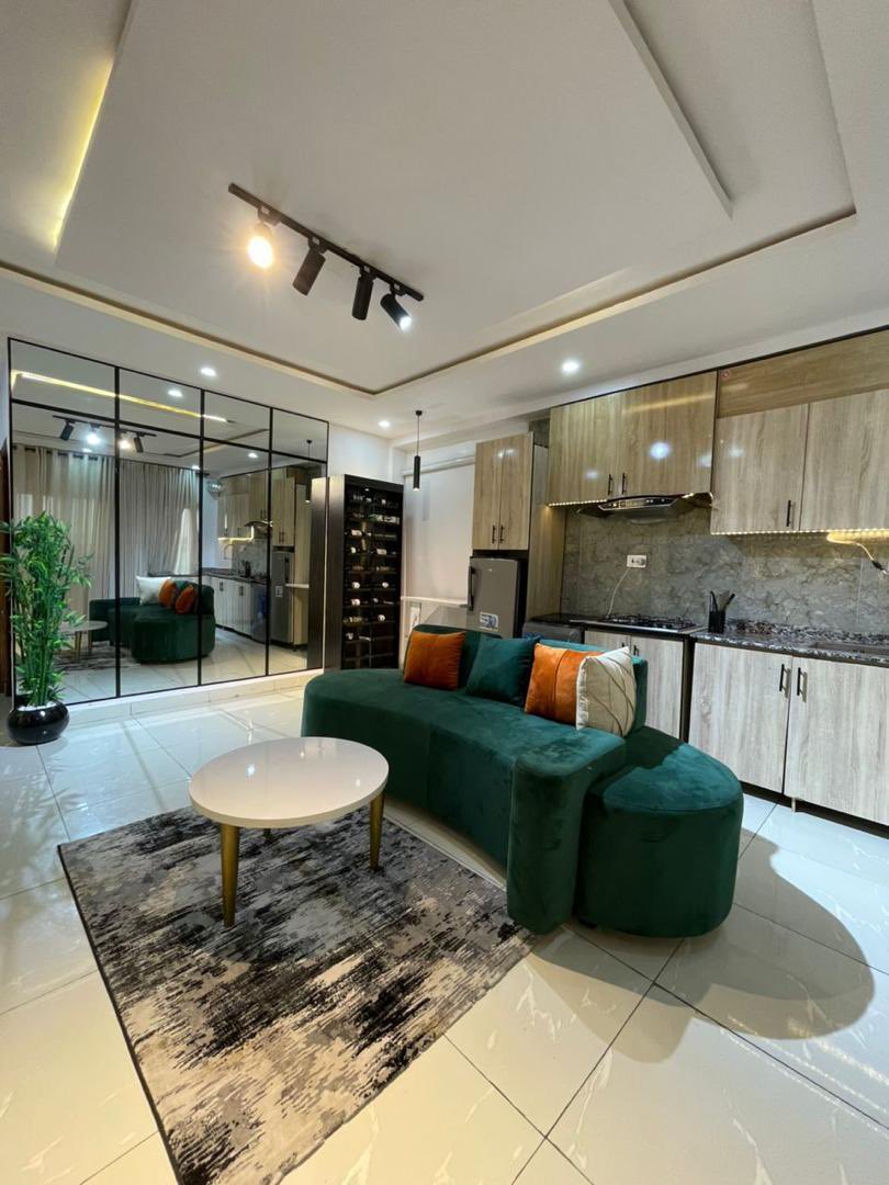 OmotolahC's tweet image. We have apartments for your long and short stays.
1Bedroom apartment
Ikate Lekki Lagos
Ps5, swimming pool, Fast internet,24hrs power supply,Secured Estate and many other features.
Rate per night: 100,000 Naira
Please retweet 🙏🏼
