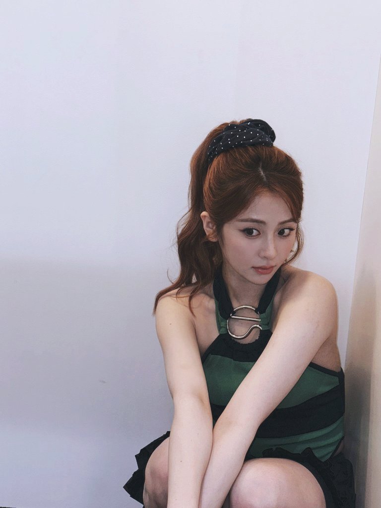 Yuyu, Hadid Dwn. tweet media