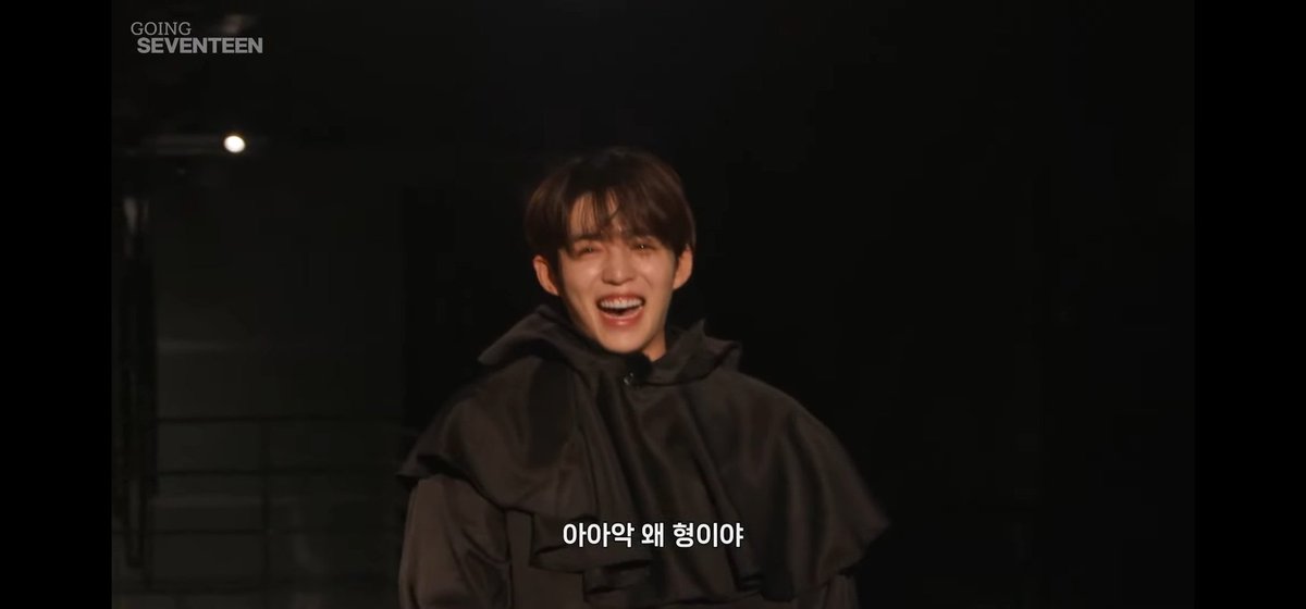 이게 어떻게 30대야

3살이자나!