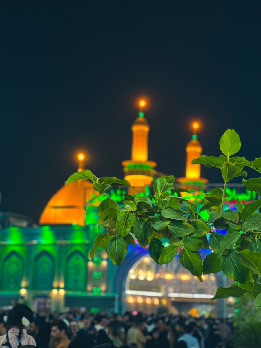 قال مولانا الرضا (ع) : إنّ يوم الحسين أقرح جفوننا، وأسبل دموعنا.
حيّ على العزاء.