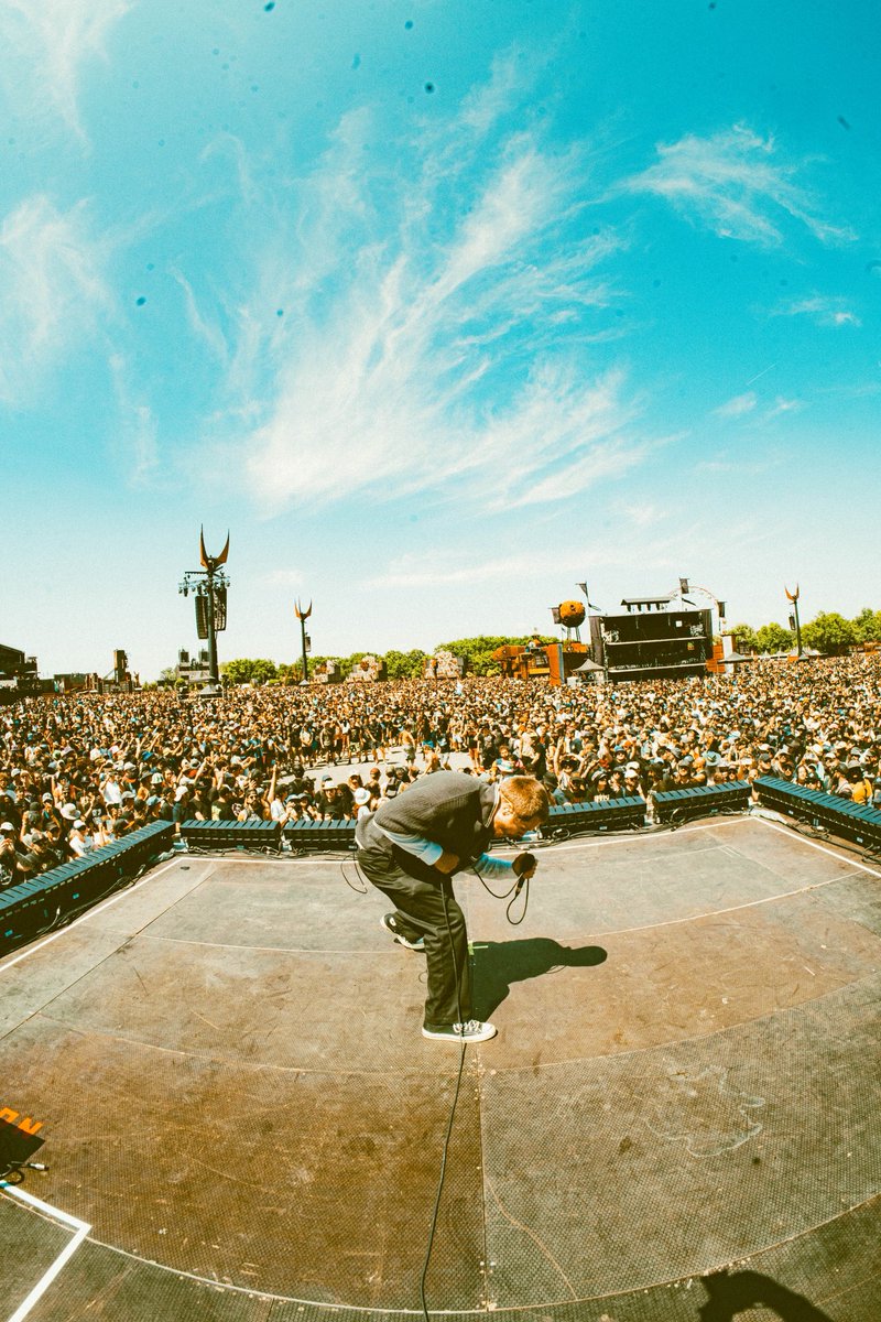 Dead Poet Society tweet media