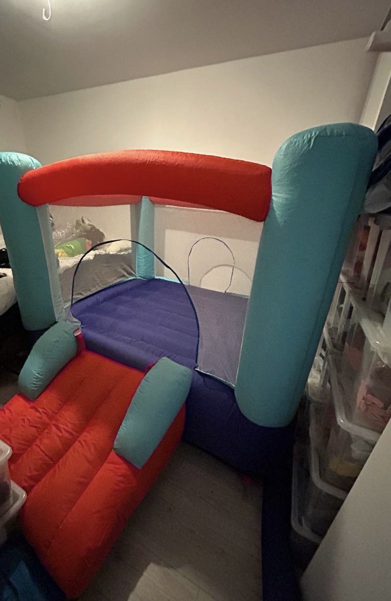 BrekWoof's tweet image. Iβm selling a small bouncy castle with the blower if anyone is interested come to my DM π
Price : asking for proposition ~