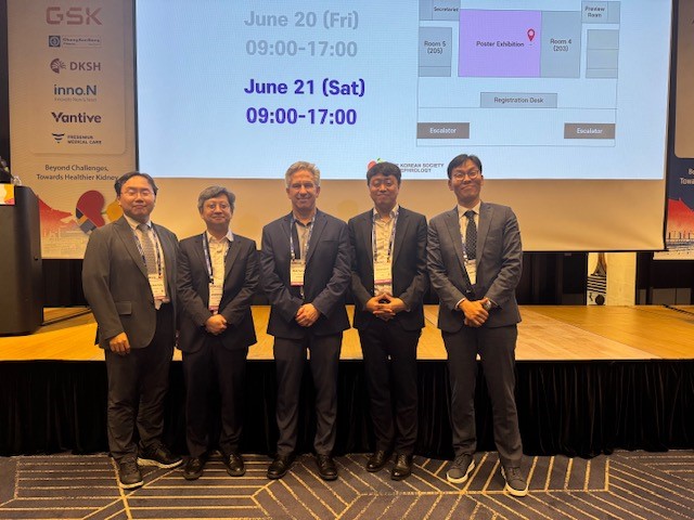 Thank you to <a href="/ksnmeeting/">KSN 2025</a> for inviting our Chief, Mark Sarnak, MD, MS, to speak at the 45th Annual Meeting of the Korean Society of Nephrology this past week.

#nephrology #KSN2025