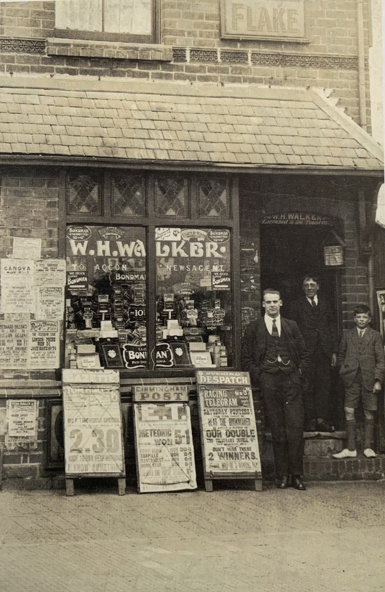 Vintage Villa 

Near the end of Villa legend Billy Walker’s playing career. He purchased a newsagents and tobacconists with his wife in High Street, Aston. 

#AVFC #AstonVilla 🟣🔵