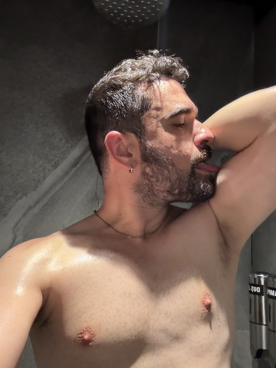El alemin bicepsine muhtaç olmamak için çalışıyorum