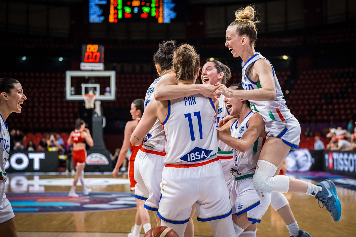 ceciznd's tweet photo. semifinals bound! 💙🇮🇹 https://t.co/vZcL1ZDZ2U