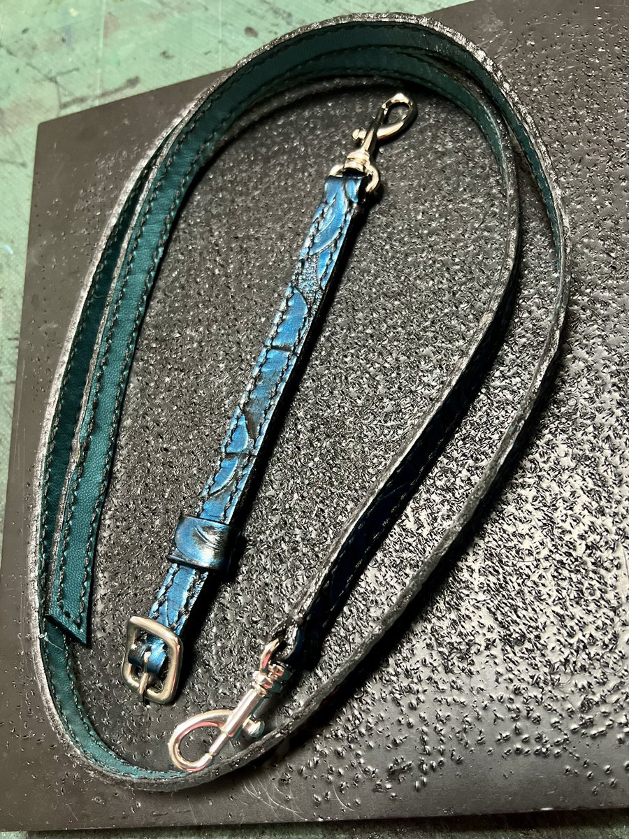 kinobori_2020's tweet photo. #スマホショルダー 3
12mm width BlueRoses x Turquoise
#forAdo #Adocraft #Adoart https://t.co/Bx9KFwbEpy