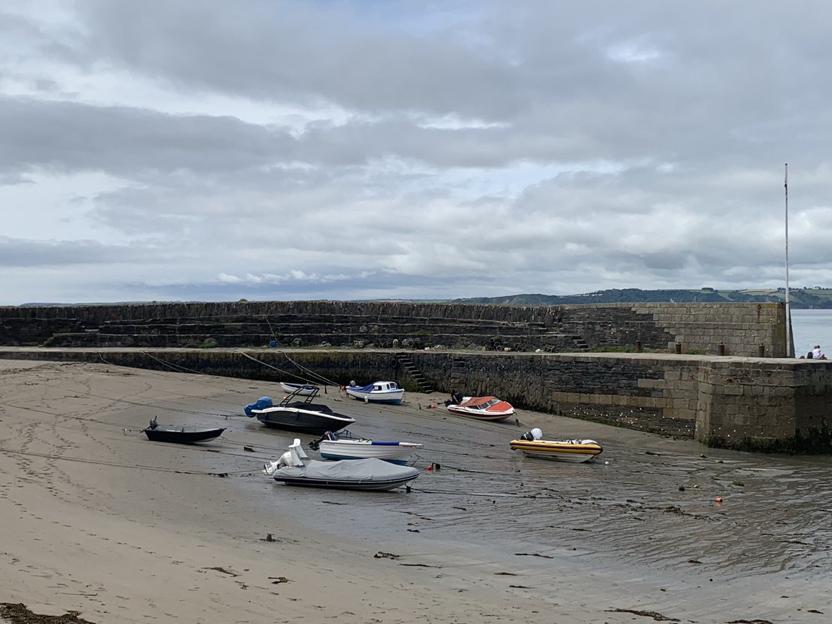 PatWilliams18's tweet image. Boats at low tide #Polkerris #Cornwall