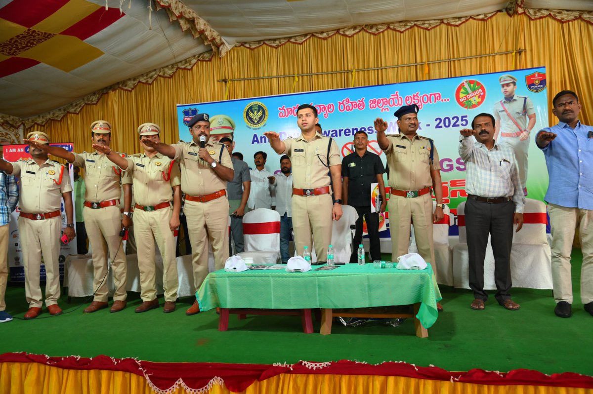 NalgondaCop's tweet photo. Awareness Program on Anti-Drug Campaign for Students in Nalgonda

As part of International Anti-Drug Awareness Week, an awareness program on drug prevention was held for students at Chinna Venkat Reddy Function Hall in Nalgonda town. Addressing the event, District SP Sharath Chandra Pawar IPS emphasized that youth should not fall into the trap of drugs, as it leads to addiction and destruction of life. He urged students to focus on their goals and act as Anti-Drug Soldiers by staying away from drugs and reporting any information related to drug supply or usage.

He warned that drug usage not only ruins physical and mental health but also leads to criminal behavior, financial distress, and social stigma. A single drug-related case can destroy future career opportunities and travel abroad. The SP mentioned that strict action is being taken under NDPS Act, 1985, against those using or supplying drugs.

He appealed to the public to report drug-related activities through the toll-free number 8712670266. The session concluded with students taking a pledge to actively participate in the fight against drugs.
#Nalgonda_District_Police
#Sharat_Chandra_Pawar_IPS