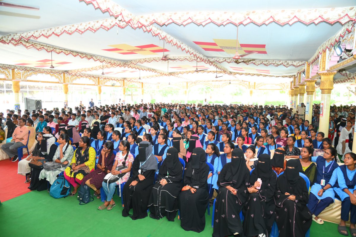 NalgondaCop's tweet photo. Awareness Program on Anti-Drug Campaign for Students in Nalgonda

As part of International Anti-Drug Awareness Week, an awareness program on drug prevention was held for students at Chinna Venkat Reddy Function Hall in Nalgonda town. Addressing the event, District SP Sharath Chandra Pawar IPS emphasized that youth should not fall into the trap of drugs, as it leads to addiction and destruction of life. He urged students to focus on their goals and act as Anti-Drug Soldiers by staying away from drugs and reporting any information related to drug supply or usage.

He warned that drug usage not only ruins physical and mental health but also leads to criminal behavior, financial distress, and social stigma. A single drug-related case can destroy future career opportunities and travel abroad. The SP mentioned that strict action is being taken under NDPS Act, 1985, against those using or supplying drugs.

He appealed to the public to report drug-related activities through the toll-free number 8712670266. The session concluded with students taking a pledge to actively participate in the fight against drugs.
#Nalgonda_District_Police
#Sharat_Chandra_Pawar_IPS