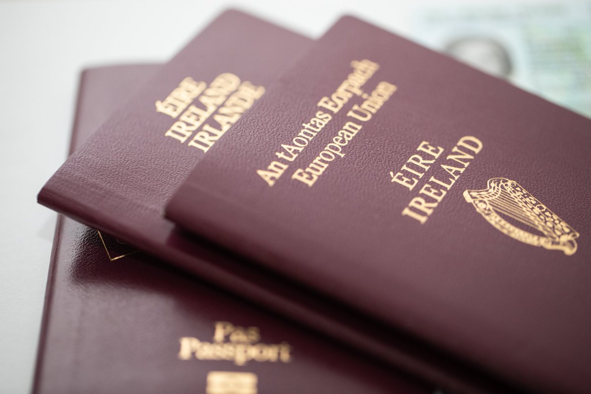 ☎️📱 Need help? Contact the Passport Service directly. Phone lines and webchat are available each weekday 9-430pm

Ireland.ie/ContactPasspor…