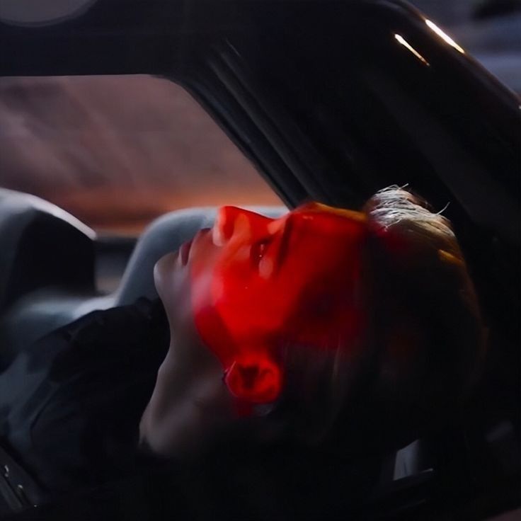 _hypnagogy_'s tweet photo. #hyunlix au, где Феликс — самый популярный парень университета, которого хотят отравить на вечеринке. Хёнджин — один из отравителей, знающий скверный характер парня 

#хенликсы зарисовка https://t.co/2iKRKcFbCe