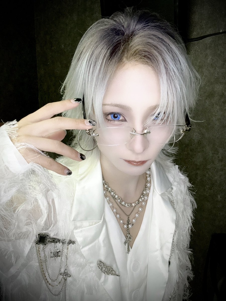 🦋リヒトライブ🦋

2025.8月6日(水)
HOLIDAY SHINJUKU
Burst presents
紫電一閃Vol.4

Takセッション にて出演！🤍

【チケット】
・Aチケット イープラス　6/30 20:00〜
・Bチケット　バンド予約
・Cチケット　当日券

■購入ページURL
eplus.jp/sf/detail/4352…