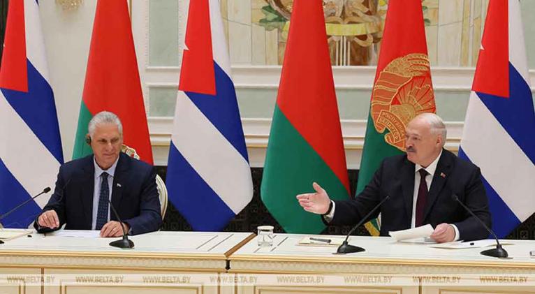 🇨🇺🇧🇾| #Belarús declara enérgicamente la inadmisibilidad del bloqueo económico, comercial y financiero impuesto por los Estados Unidos contra #Cuba, dijo hoy el presidente del país eslavo, Aleksander Lukashenko. #CubaCoopera #BMCGuineaBissau #UnidosXCuba #CubaVencerá