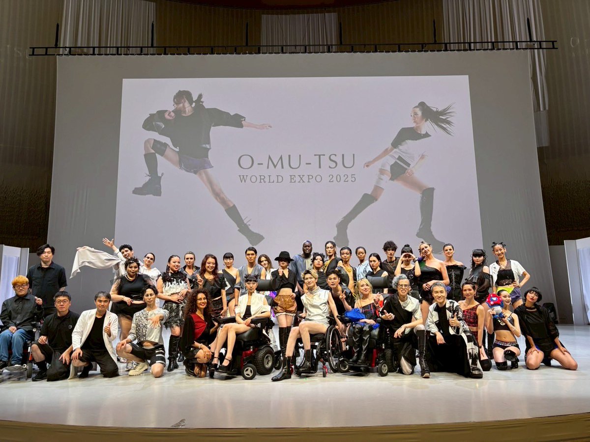 bazzimagic's tweet photo. ㊗️大阪万博にて開催された「OMUTSU WORLD EXPO」

昨日最高のフィナーレを迎えることができました🎉🎉

応援してくださった方、ご来場くださった方、この記事にコメントをくださる方📝笑、、本当にありがとうございます😭

「万博でオムツのファッションショーやるぞー‼️」と＠KeiHirabayashi から聞いてから早２年、本当に実現するとは思って………ました❤️😆❤️

今回もメインスポンサーとして参画させていただきましたが、３年前のパリコレに匹敵する、もしかしたらパリコレを超える感動がありました🥺✨

特に今回は大手のオムツメーカーや下着メーカー、テリー伊藤さんや宇宙飛行士金井宣茂さん等、最初のトークショーからクライマックスのファッションショーまで、目が離せない豪華なイベントとなりました‼️

総勢400名を超えるイベントを支えてくれたスタッフの皆様、本当にありがとうございます❗️

そしておつかれさまです🍺

今回のオムツコレクションを機に、きっと多くの方の常識が変わり、本来持っている可能性に近づけたと、僕は信じてます🤝✨

これからも 一般社団法人 Dream Investment JAPAN は、「誰かの夢」を応援し続けます🌈🌈🌈✨

みんな、ありがとう‼️‼️