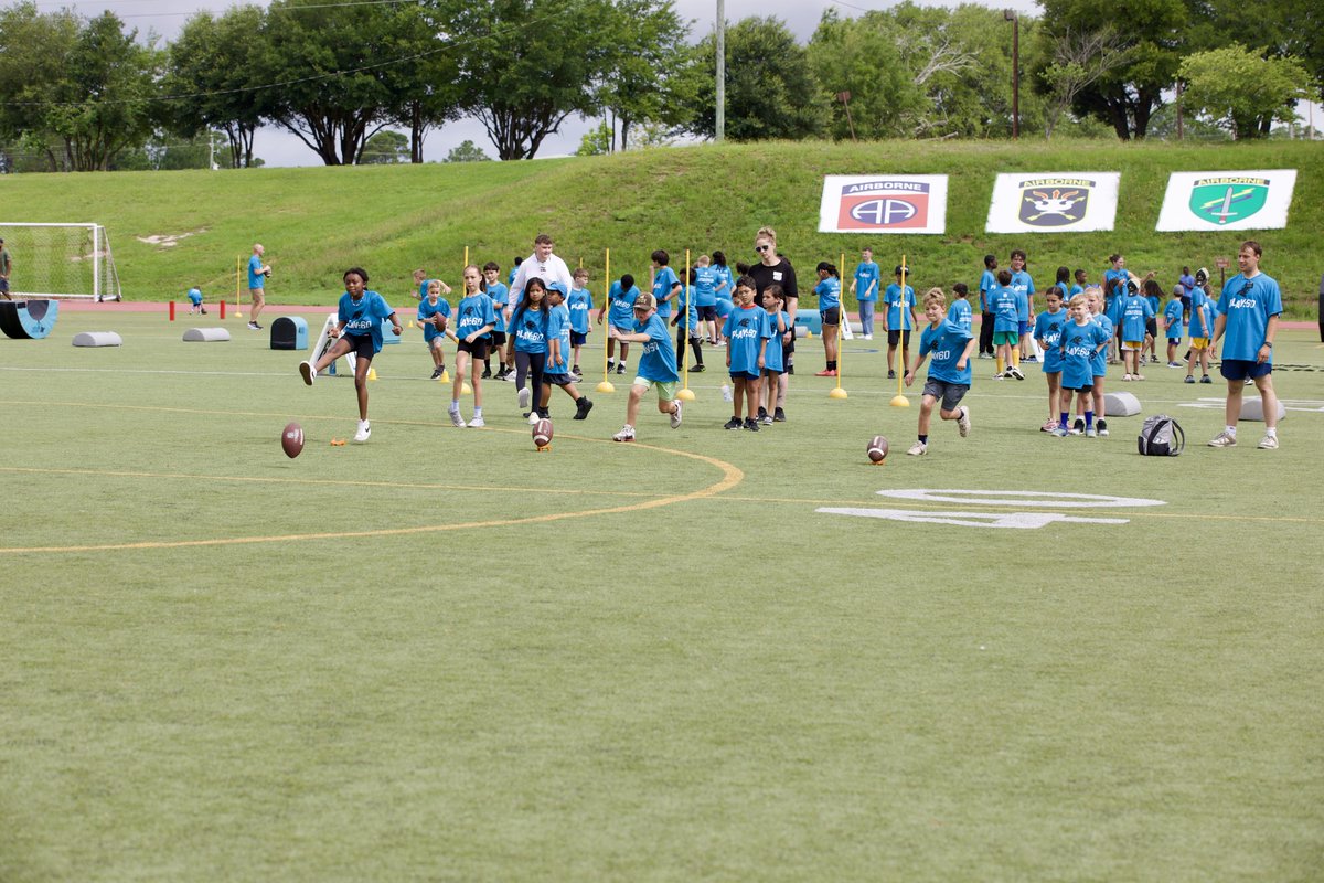 PanthersCR's tweet image. It was a special day with service members and their families at Fort Bragg, as the Carolina @Panthers hosted a #Play60 Camp with @USOofNC | #SaluteToService