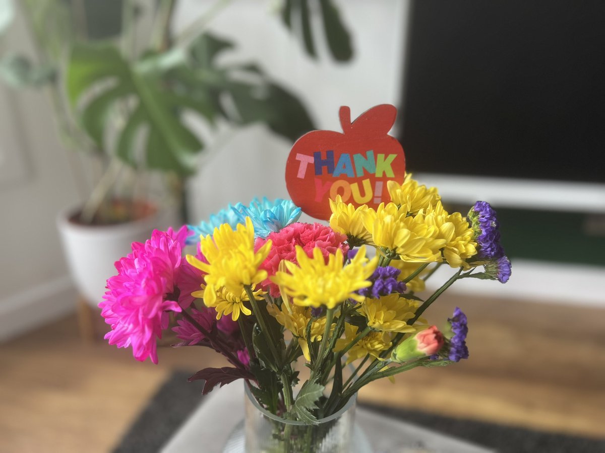 To the families of P7, it’s been a pleasure working alongside you this year. I wish I had the time to write back to each of you personally, but I wanted to say a thank you for your generous gifts, thoughtful cards, big hugs and kind words. I appreciate every single one! 💛🖤