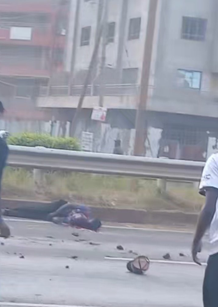 Just__Irene's tweet image. They're killing us. Headshot in Juja 😭😭😭😭. Press on to Statehouse and leave no one behind.
#SiriNiNumbers 
#OccupyStatehouse2025 
#RutoMustGoNow