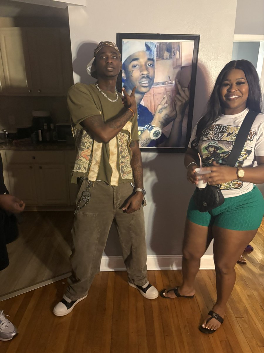 squallydatruth's tweet photo. Miss my n🥷🏾 so much almost dig him out. 🕳️ 🖤🕯️ #hbday🎂 #Eclass🕊️ #tenmiddlefingers 🖕🏾🖕🏾#Download (AwwAww) #clicklinkinbio🔝 #tagme #stories #videos #Clicklinkinbio📱 #availableonallmusicplatforms🎧🍏🎵🦍🐥 #support💯❤️🫡 #trending #viral #workout https://t.co/nQ38DEpjn2
