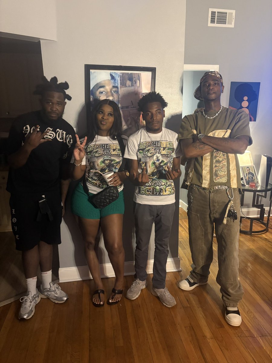 squallydatruth's tweet photo. Miss my n🥷🏾 so much almost dig him out. 🕳️ 🖤🕯️ #hbday🎂 #Eclass🕊️ #tenmiddlefingers 🖕🏾🖕🏾#Download (AwwAww) #clicklinkinbio🔝 #tagme #stories #videos #Clicklinkinbio📱 #availableonallmusicplatforms🎧🍏🎵🦍🐥 #support💯❤️🫡 #trending #viral #workout https://t.co/nQ38DEpjn2