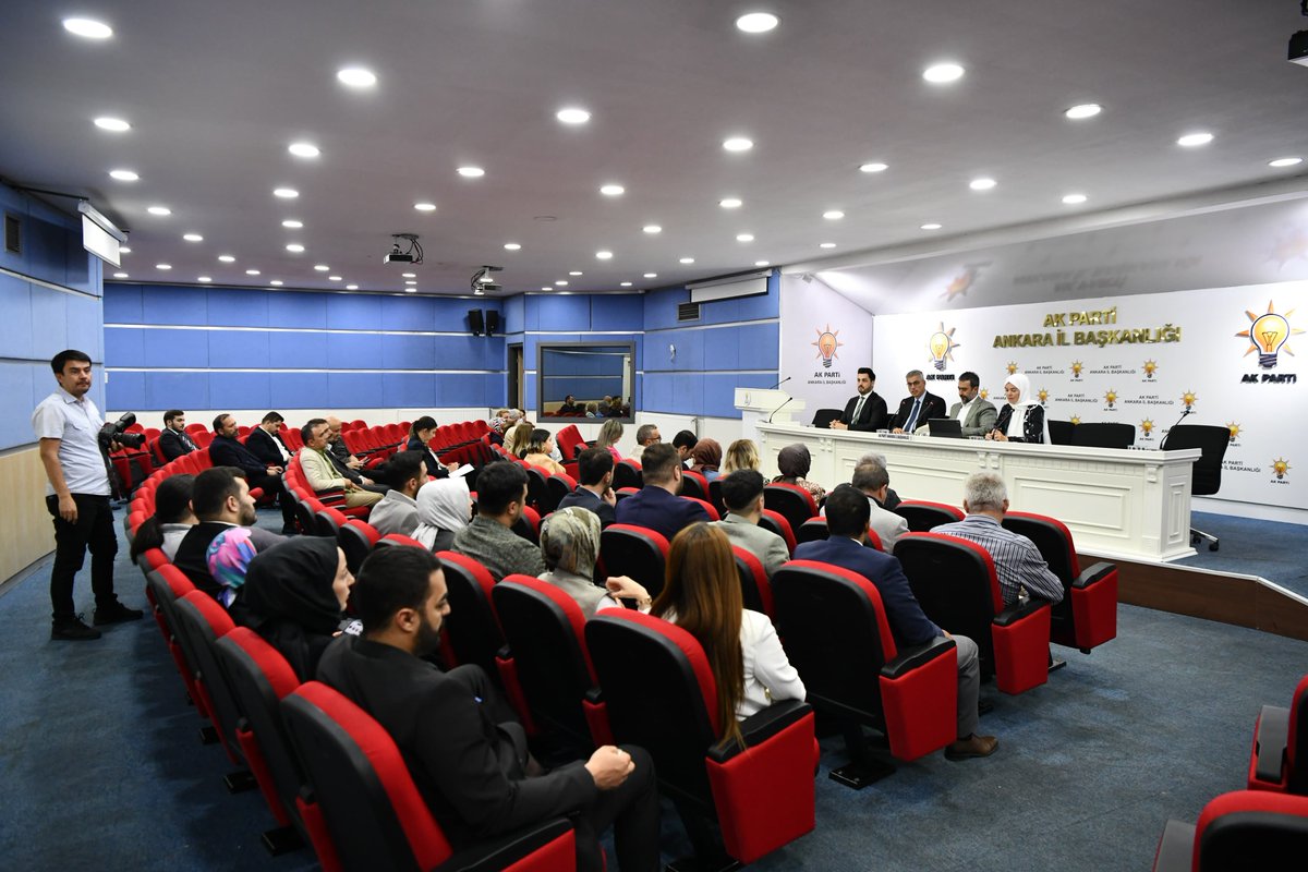 AK Parti Ankara (@akpartiankara) on Twitter photo Sağlık Bakanımız Sn. <a href="/drmemisoglu/">Prof. Dr. Kemal Memişoğlu</a>’nun katılımıyla, İl Başkanımız Sn. <a href="/hakanhanozcan/">Hakan Han ÖZCAN 🇹🇷</a>’ın başkanlığında Genişletilmiş Yürütme Kurulu Toplantımızı gerçekleştirdik. Sağlık Bakanımız Sn. <a href="/drmemisoglu/">Prof. Dr. Kemal Memişoğlu</a>’nun katılımıyla, İl Başkanımız Sn. <a href="/hakanhanozcan/">Hakan Han ÖZCAN 🇹🇷</a>’ın başkanlığında Genişletilmiş Yürütme Kurulu Toplantımızı gerçekleştirdik.