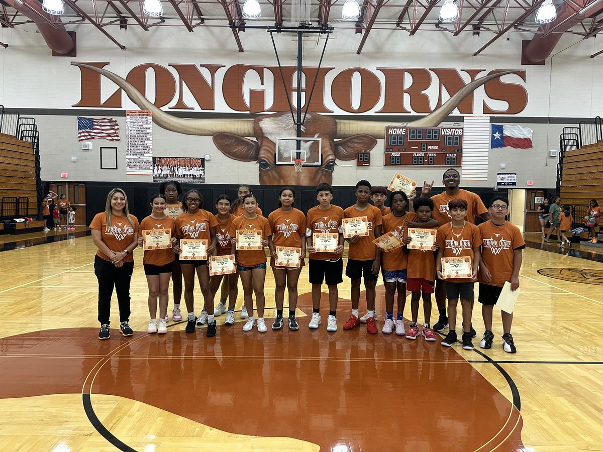 DobieHoops's tweet image. That’s a wrap on an amazing camp! Huge thank you to all the campers, parents, and our student coaches for bringing the energy and making it fun. We’re proud of the growth we’ve seen and excited to watch these young Longhorns continue to develop! #DobiePride #MINDSET