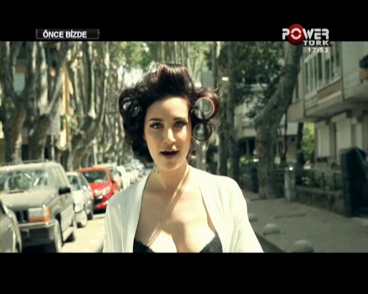 turkpopmuzigi's tweet image. Türk Pop Müziği’nde Haziran 2011👍

2011 YAZ ŞARKILARI☀️

@silagencoglu #Kafa