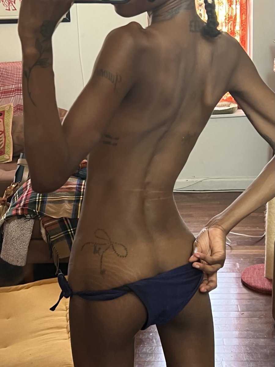 tan line coming in kinda serious ⛵️🤞🏾