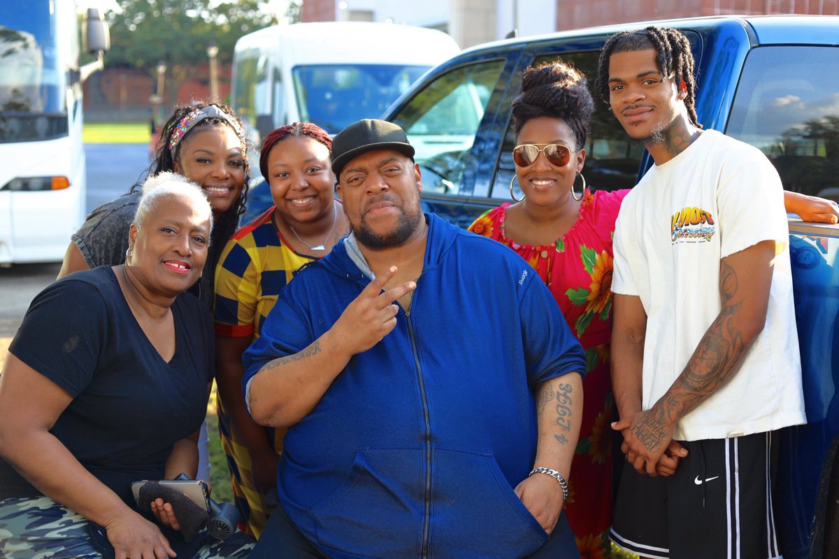 VAUnion1865's tweet image. 🔥95 degrees & still turned up! VUU’s Juneteenth Pop-Up Concert brought the heat, the joy, & the culture. Black music hits different on our yard 🐾🎶
#Juneteenth #BlackMusicMonth #VUU #PantherPride