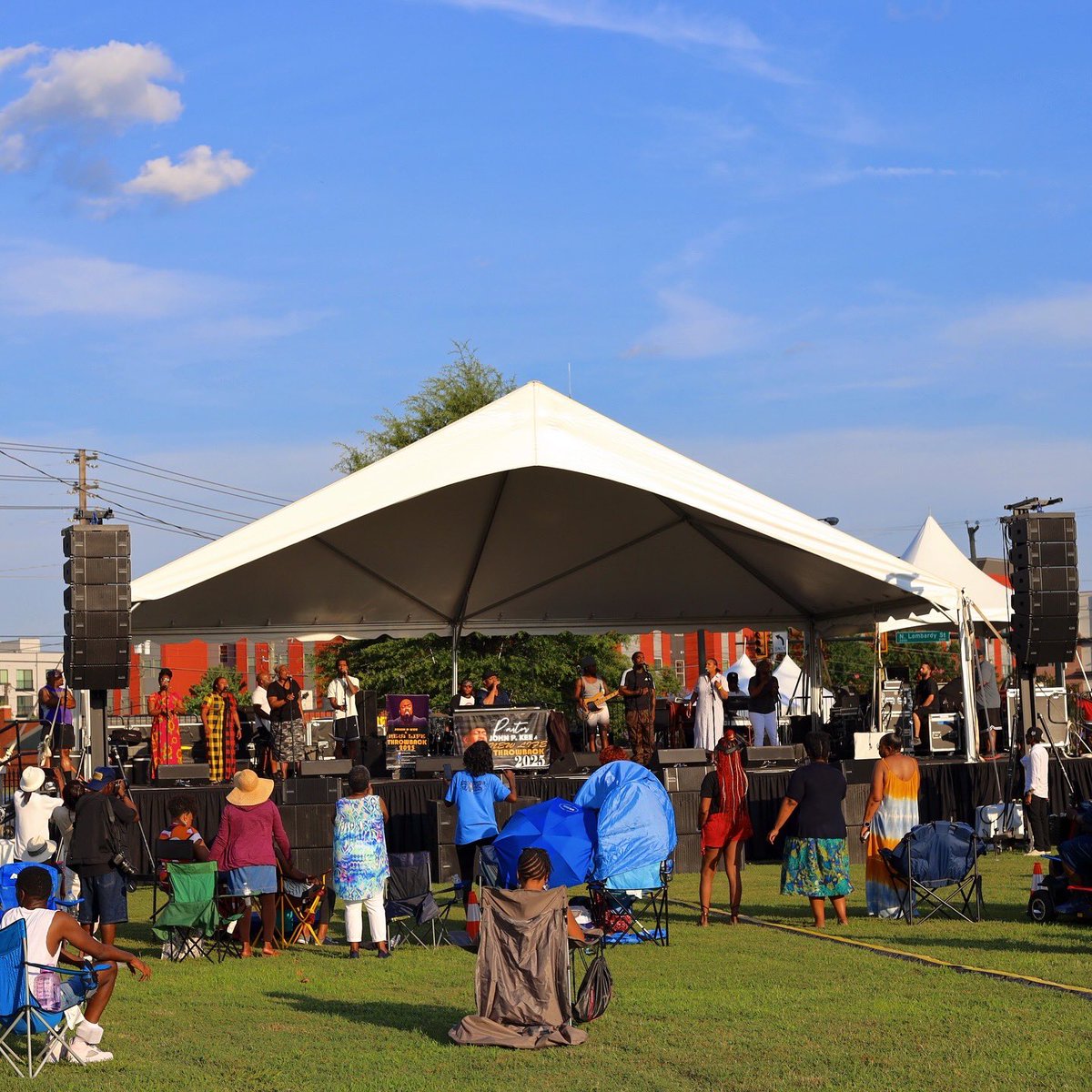 VAUnion1865's tweet image. 🔥95 degrees & still turned up! VUU’s Juneteenth Pop-Up Concert brought the heat, the joy, & the culture. Black music hits different on our yard 🐾🎶
#Juneteenth #BlackMusicMonth #VUU #PantherPride