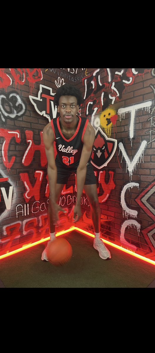 MomodouSuwareh_'s tweet photo. 🚨Breaking news: 3 ⭐️ prospect Didi Zanguim has committed to the defending NJCAA Division I champs Trinity Valley. @THEVALLEYMBB 

This is a smart move by Zanguim despite holding several Division I offers, with Trinity Valley being the #1 JUCO team in the nation. Zanguim is a versatile 6’10 forward to monitor.