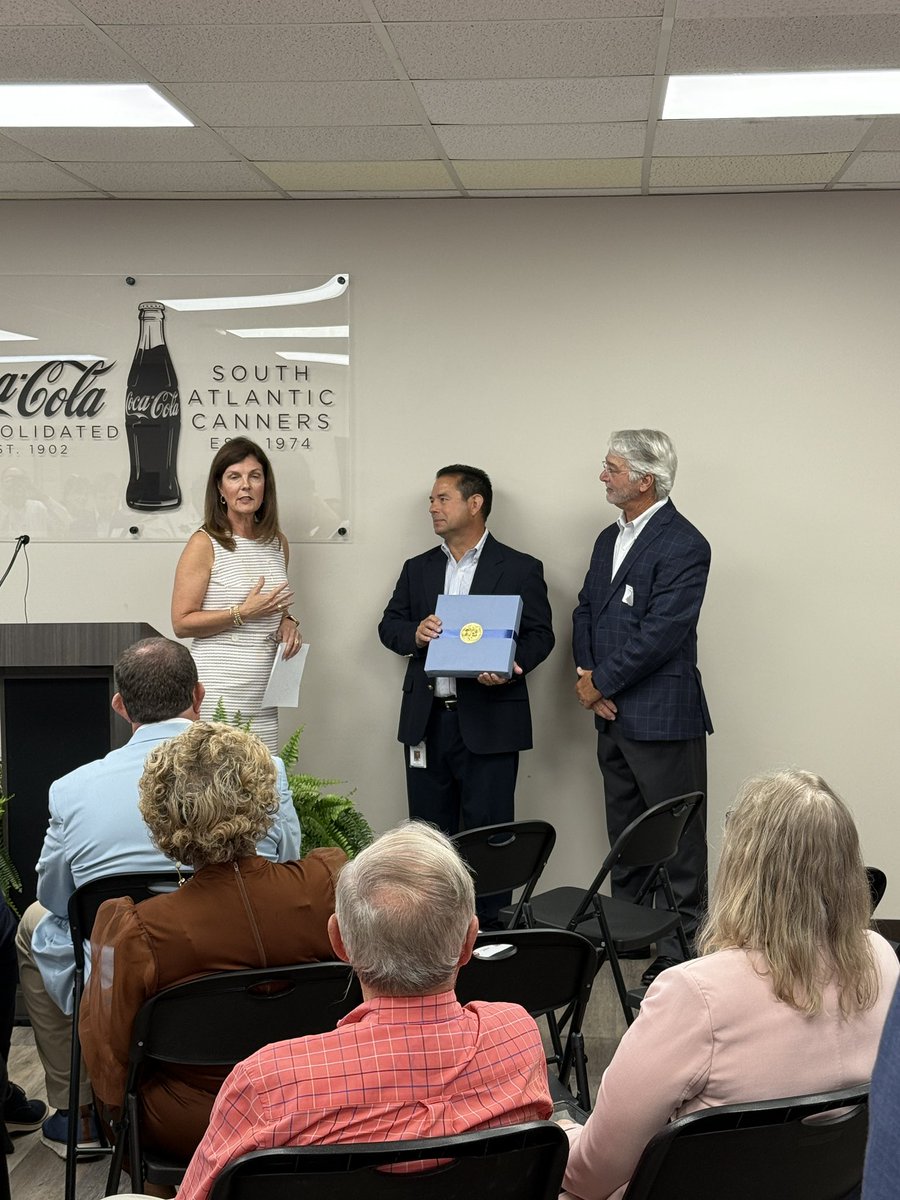 SCManufacturers's tweet image. Cheers to the @CokeCCBCC plant in Bishopville for their 50th anniversary! Since 1975, this facility has created jobs, supported families, and kept the community refreshed. Congratulations to the team whose hard work and dedication made this milestone possible.