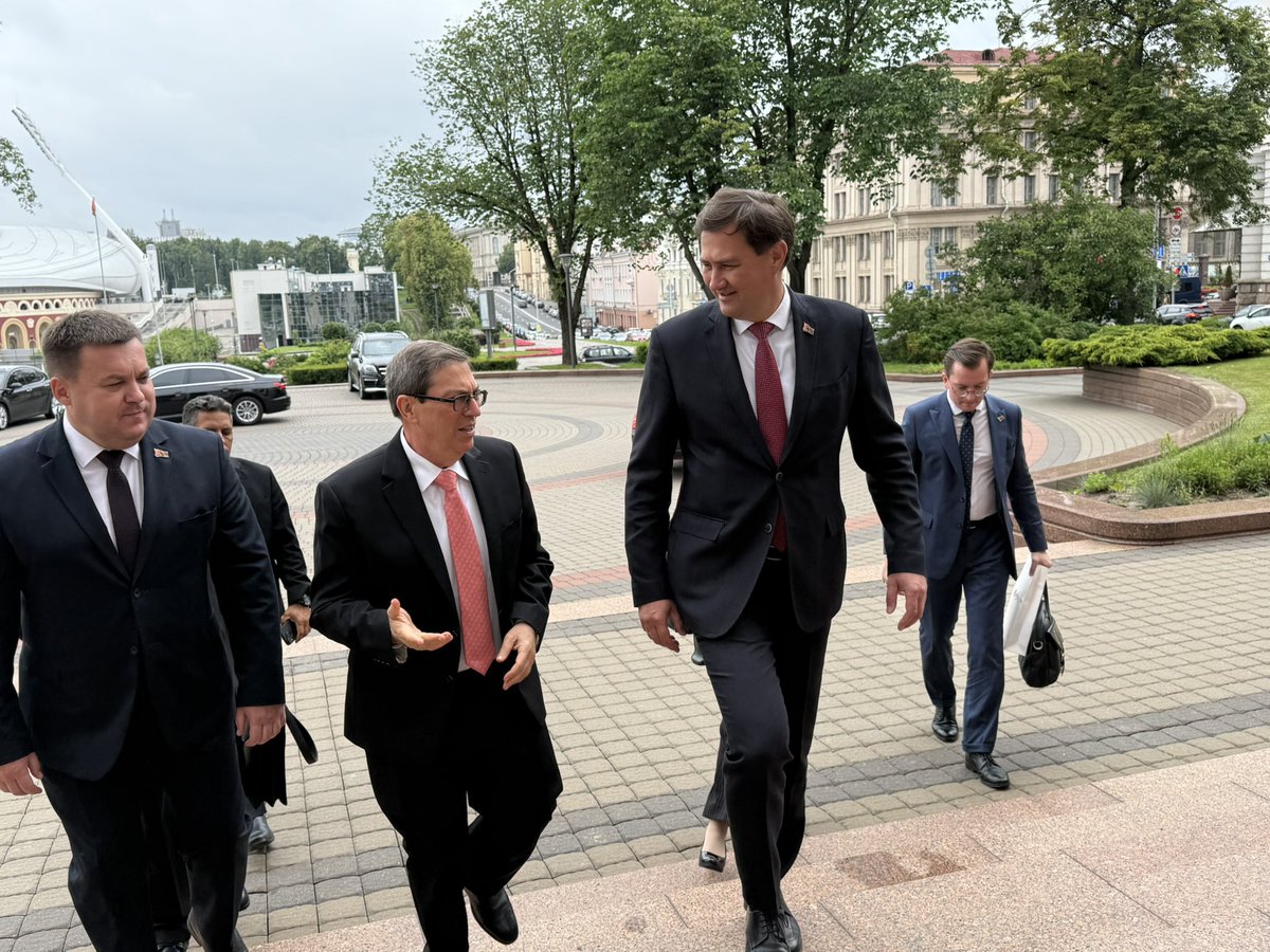 МИД Беларуси 🇧🇾 (@belarusmid) on Twitter photo В #Минск’е Министр Максим #Рыженков встретился со своим кубинским 🇨🇺 коллегой <a href="/BrunoRguezP/">Bruno Rodríguez P</a> для укрепления дружбы и расширения сотрудничества.
Министры подтвердили готовность к наращиванию политического диалога и торгово-экономического сотрудничества #Беларуси и #Кубы В #Минск’е Министр Максим #Рыженков встретился со своим кубинским 🇨🇺 коллегой <a href="/BrunoRguezP/">Bruno Rodríguez P</a> для укрепления дружбы и расширения сотрудничества.
Министры подтвердили готовность к наращиванию политического диалога и торгово-экономического сотрудничества #Беларуси и #Кубы