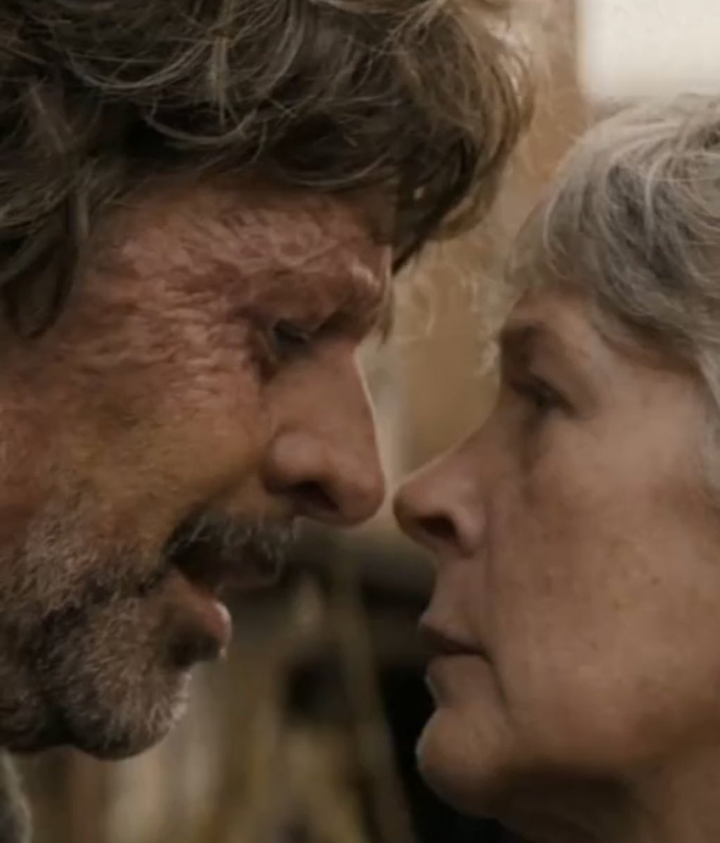 What do we think is happening here?👀🔥 #TWD #DarylDixon