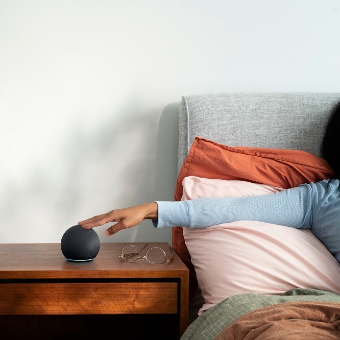 Cuando dormimos los oídos siguen activos y escuchan todo. Pídele a #Alexa reproducir tu playlist de relajación para dormir. 🤩💤

Disponible en #Mixup:
mixup.com/amazon?_q=amaz…...