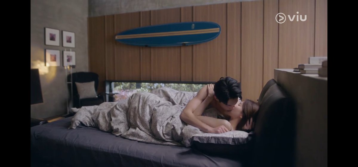femeec's tweet photo. Breath Eyyyyyyy 🙈❤️ #OnlyForLove #ep34 Moving in Together, so hot and sweet ❤️💕
#DylanWang #BaiLu
He suffered for a night but was able to get his interest 🙈 ShuYi is under the palm of Shi Yan https://t.co/Sf7njkSKoL