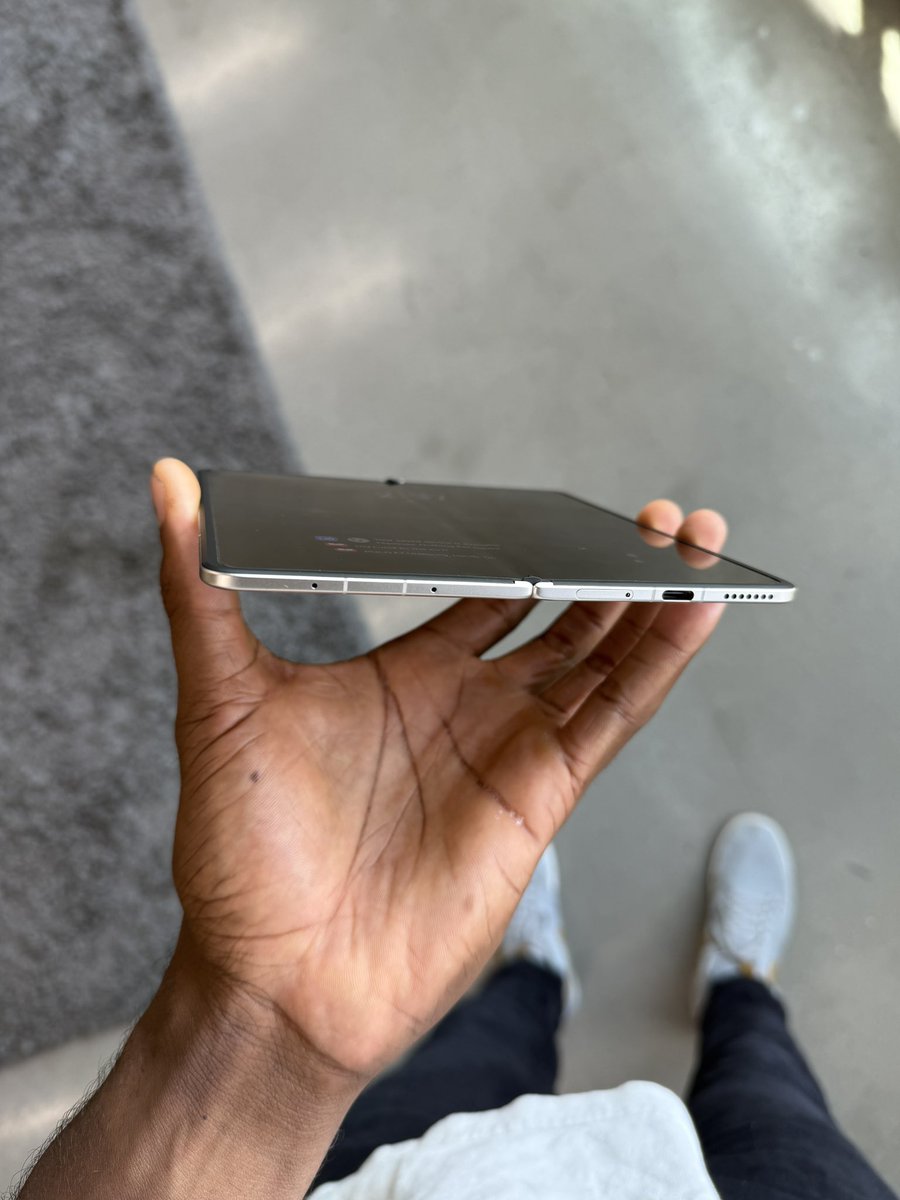 MKBHD's tweet image. The Honor Magic V5 is somehow even thinner than the last gen - 8.8mm closed, 4.1mm open 🤓