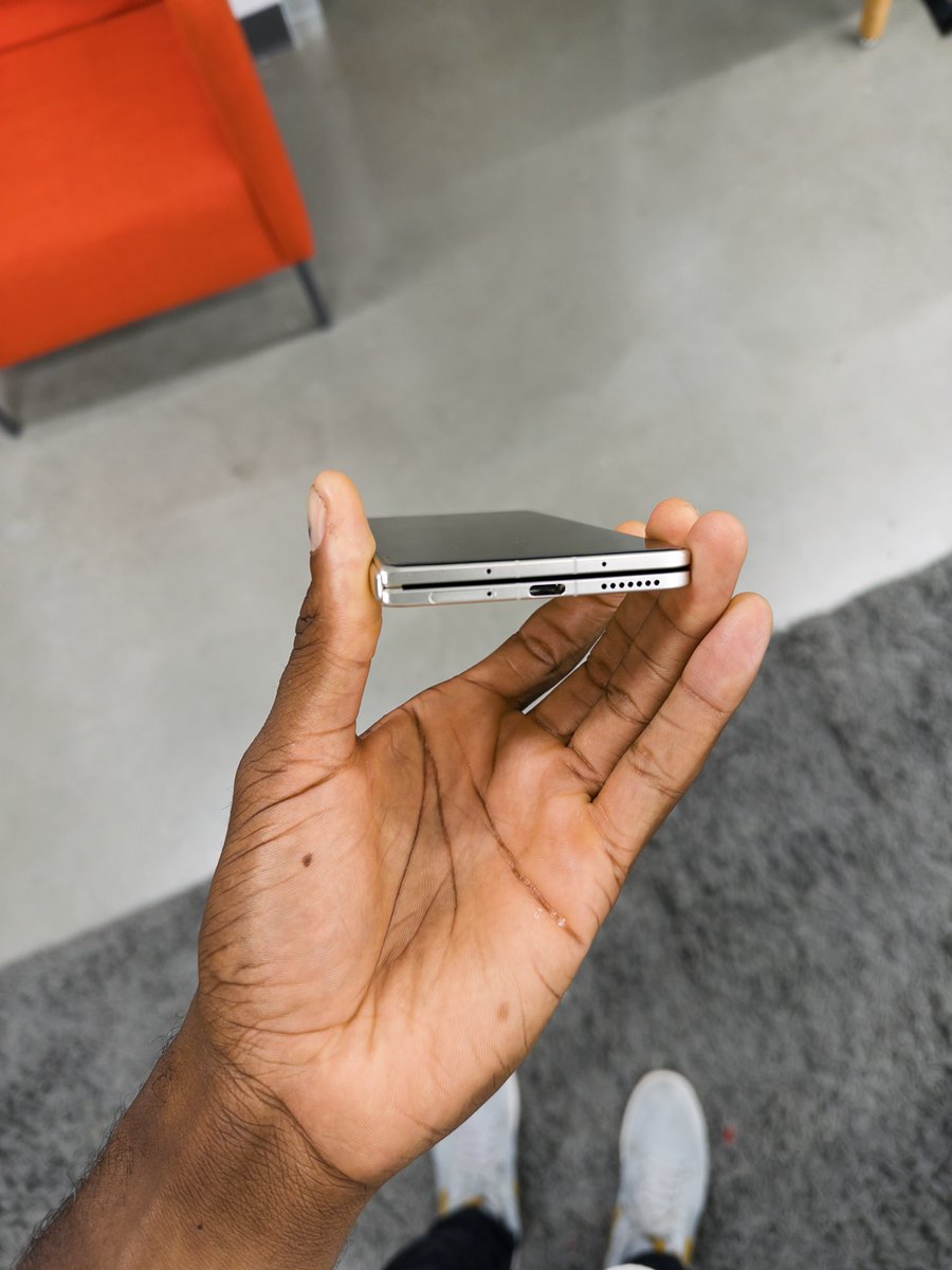 MKBHD's tweet image. The Honor Magic V5 is somehow even thinner than the last gen - 8.8mm closed, 4.1mm open 🤓