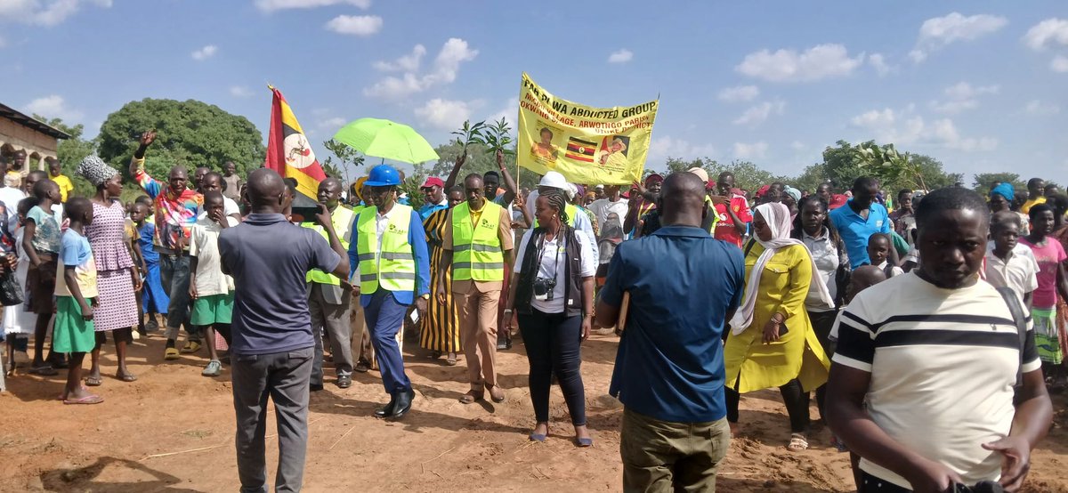 NOSP_UG's tweet image. Today, the National Oilseeds Project, implemented under MoLG across 81 LGs, officially launched 1,500km of Batch A Community Access Roads in Otuke . It was officiated by Hon. Susan A,Woman MP. Opening remarks were delivered by the Project Coordinator&amp;amp;PM.@MAAIF_Uganda @MoLGUganda