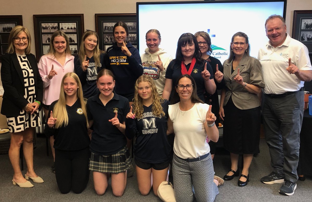 🥇#HPCDSB recognized school provincial winners at the June Board meeting.  Congratulations to the students who worked hard and persevered to achieve at these levels!  St Michael CSS Girls Hockey Team - GOLD at OFSSA; St Michael CSS Anne D,  Skills Ontario Gold medal in Aesthetics
