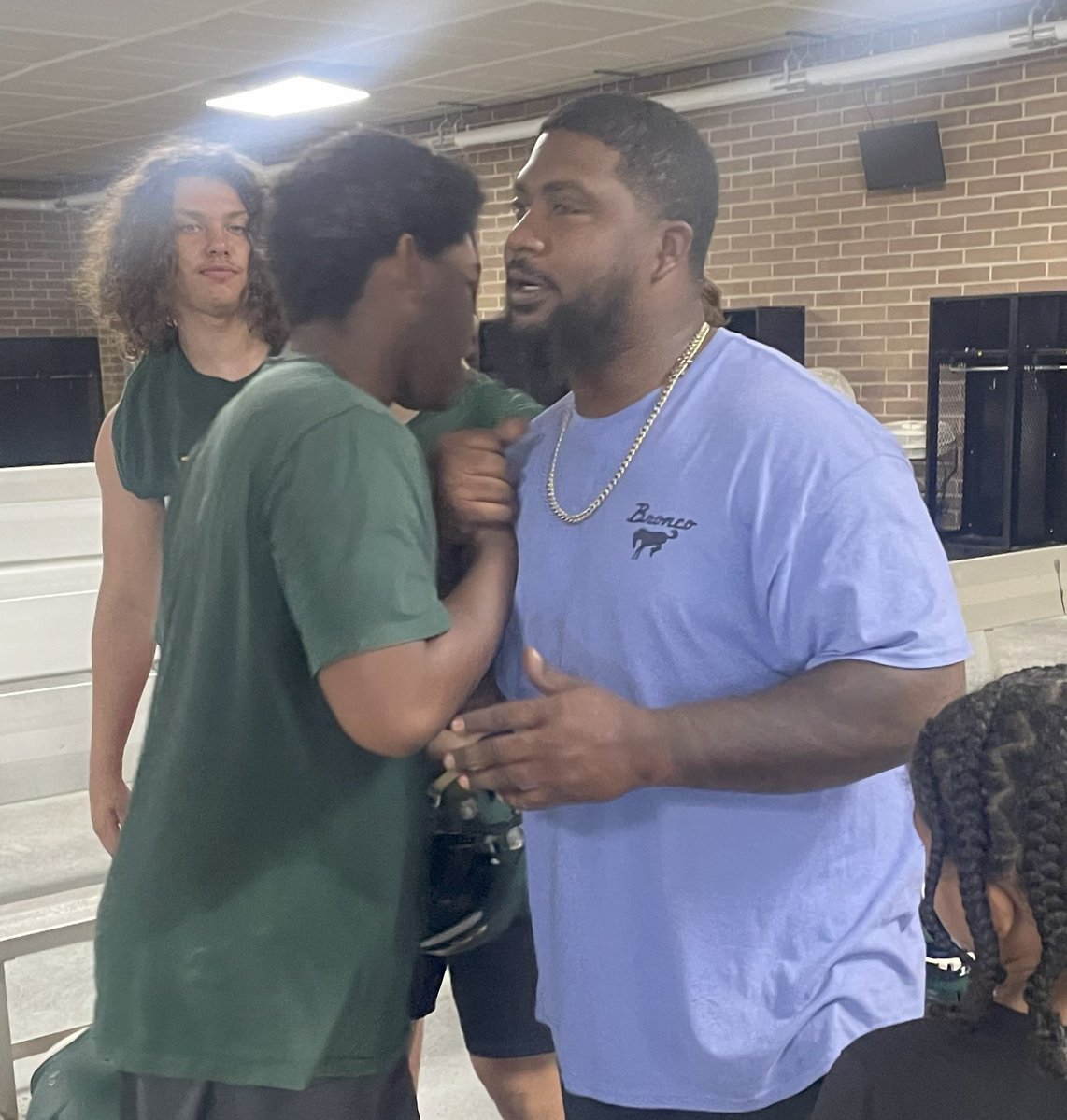 Sycamore Football (@sycamoreaves_fb) on Twitter photo It’s about the process—not the prize. 💯
Effort. Attitude. Toughness.
2x Super Bowl Champ <a href="/spenceware11/">Spencer Ware</a> stopped by to check in on his favorite high school coach, Coach Chenault, and remind the team what it takes to win! #TrustTheProcess #EAT It’s about the process—not the prize. 💯
Effort. Attitude. Toughness.
2x Super Bowl Champ <a href="/spenceware11/">Spencer Ware</a> stopped by to check in on his favorite high school coach, Coach Chenault, and remind the team what it takes to win! #TrustTheProcess #EAT