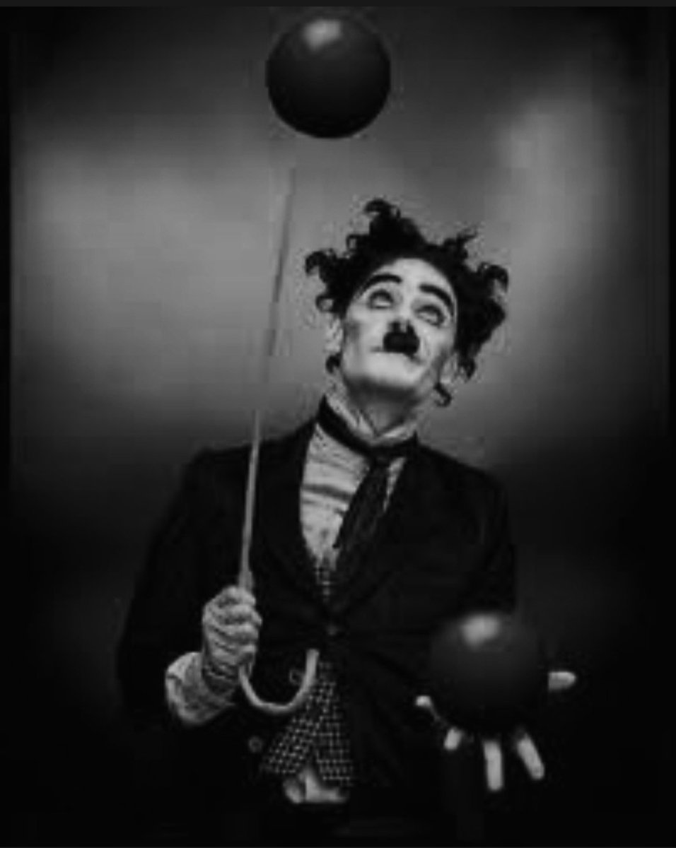 " Callar no es ceder ....es ignorar lo que no merece respuesta ". 💋