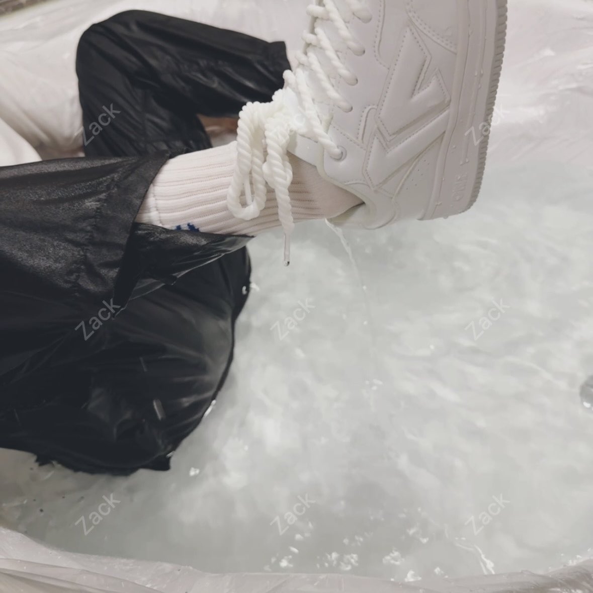 这么热的天
怎能不玩水