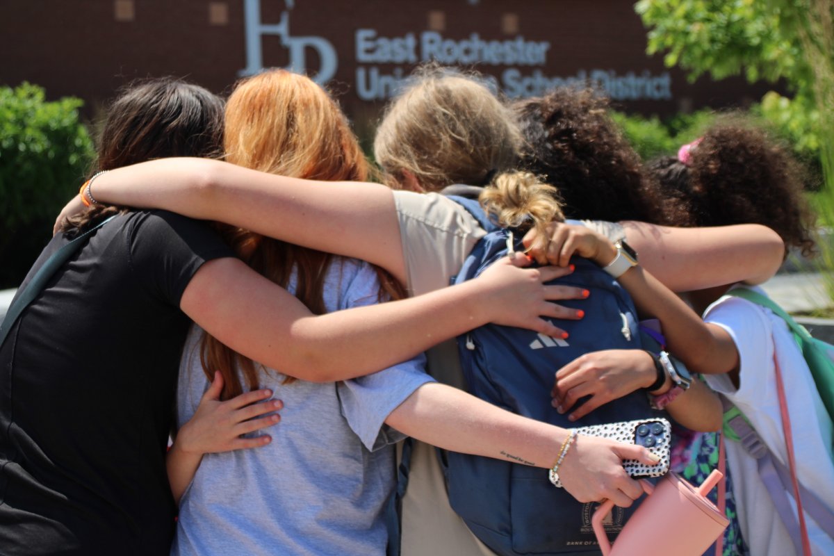 We sent our 5th graders off in style with a school-wide outdoor celebration as they head to MLA next year! 🧡

It’s officially summer—have fun and stay safe, ER school community! ☀️😎

📸: photos.app.goo.gl/A4UU8uKMa2KGsi…

#WeAreER