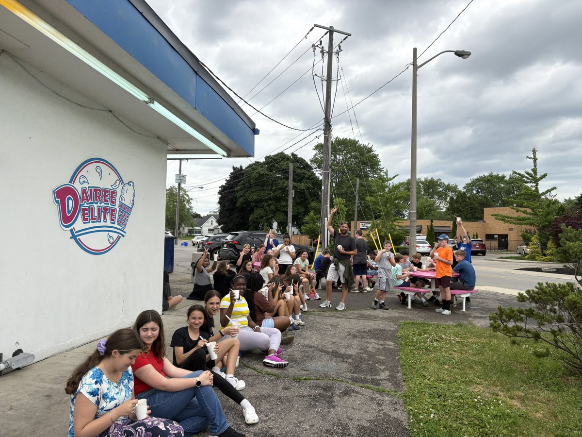 msmacintyree's tweet photo. Fun visit to Dairee Delite today on such a hot day! @ctkcatholic https://t.co/rUjnvo2gjs