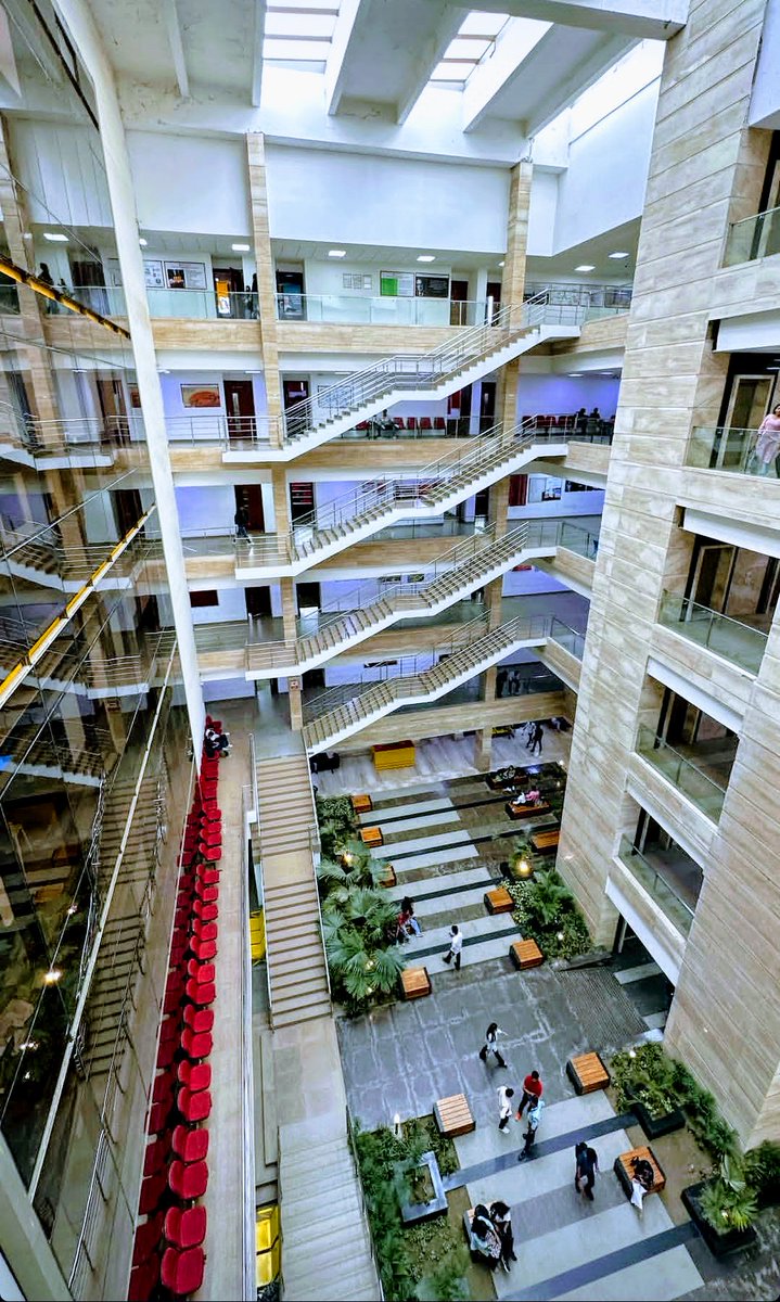 Campus beauty. #UniversityVibes"