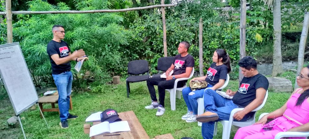 Movimiento Revolucionario TUPAMARO Vzla. (@tupamaromrt_) on Twitter photo 📌 La formación de los cuadros revolucionarios debe centrarse en la construcción de una nueva conciencia social.
Desde el municipio Ospino estado <a href="/portuguesamrt2/">@PORTUGUESAMRT2</a> militancia realizó circulo de estudio para ampliar conocimientos y reforzar el compromiso y la preparación de 📌 La formación de los cuadros revolucionarios debe centrarse en la construcción de una nueva conciencia social.
Desde el municipio Ospino estado <a href="/portuguesamrt2/">@PORTUGUESAMRT2</a> militancia realizó circulo de estudio para ampliar conocimientos y reforzar el compromiso y la preparación de