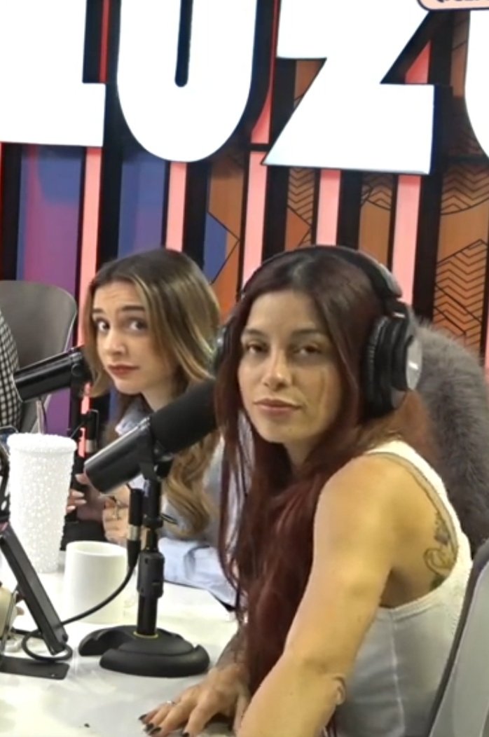 Roh_Agd's tweet photo. -Nosotras no juzgamos 
La cara de mi amiga y yo: https://t.co/zd2QSUK45a