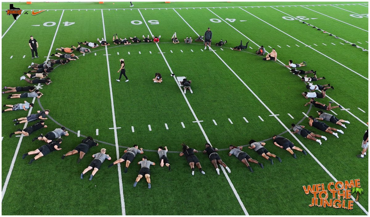 junglewestFB's tweet image. 🌴 R&B Wednesday + Yoga in The Jungle 🌴
S/O to Coach Virgil for working out the bigs group and the skill group!
#JungleWest🌴 | #ItsJustDifferent | #ITWIT